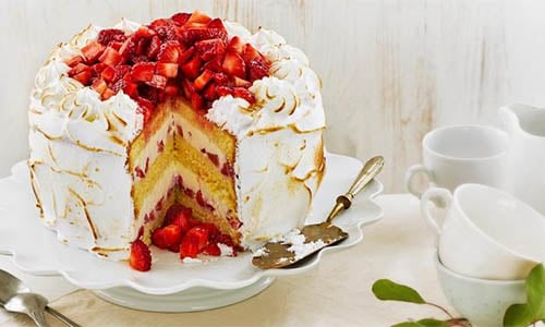 Mansikka-marenkikakku