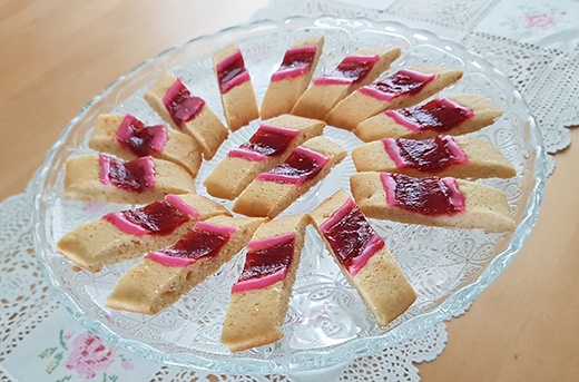 Suvi-Vähätalon-isoäidin-pikkuleivät2